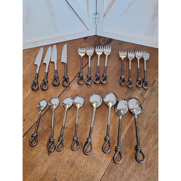 Vintage Twist & Shout 18/10 Stainless Steel Flatware Silverware 20 PCs Serves 4 - Picture 2 of 13